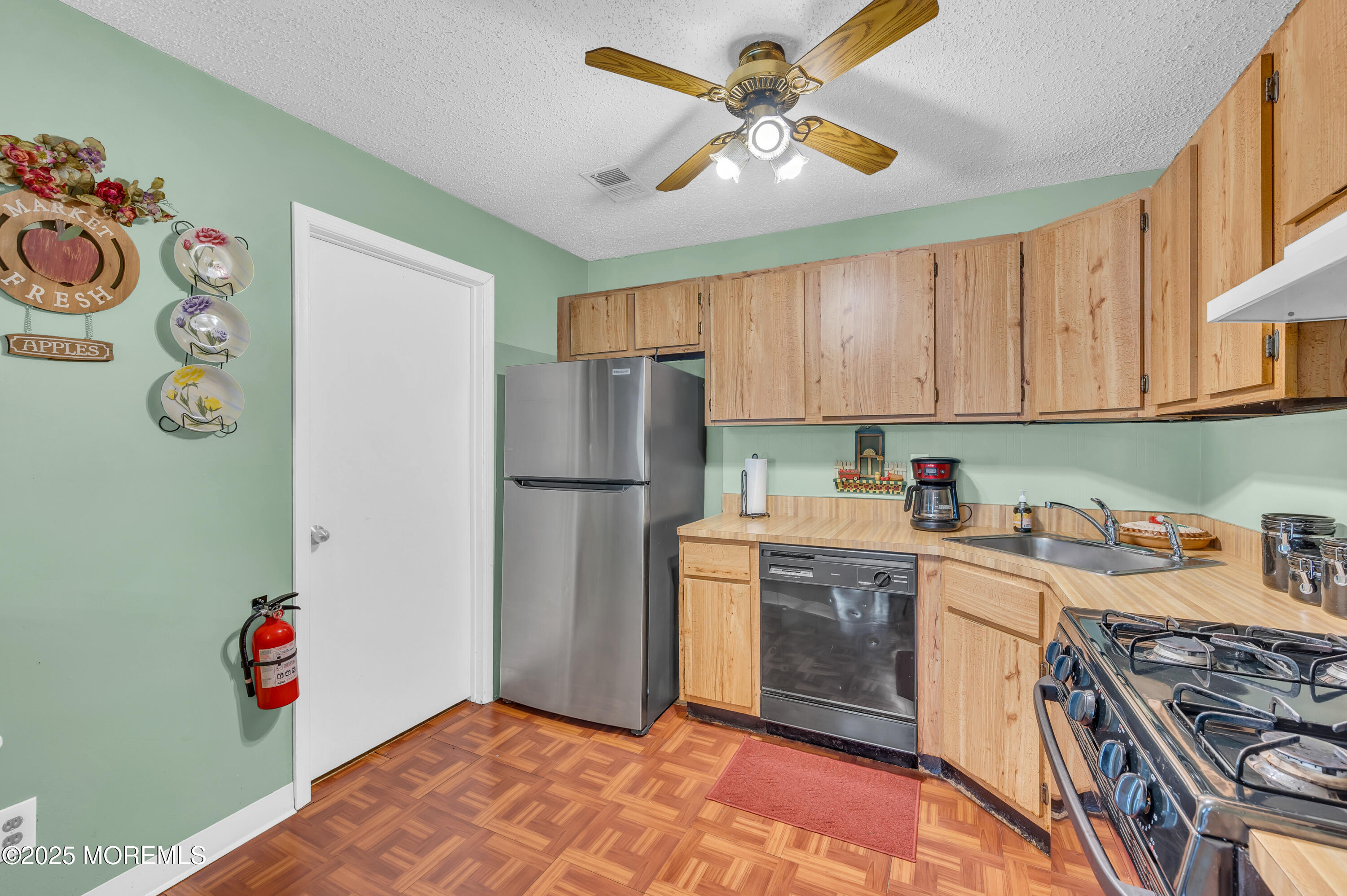 3-5 Atlanta Court, Freehold, New Jersey image 7