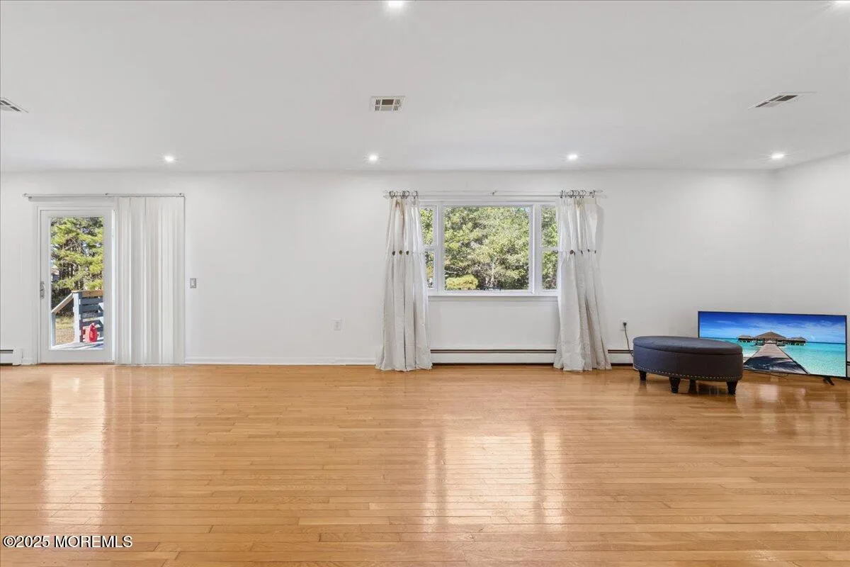 Toms River, New Jersey 08757, United States, 2 Bedrooms Bedrooms, ,2 BathroomsBathrooms,Residential,Active,239452