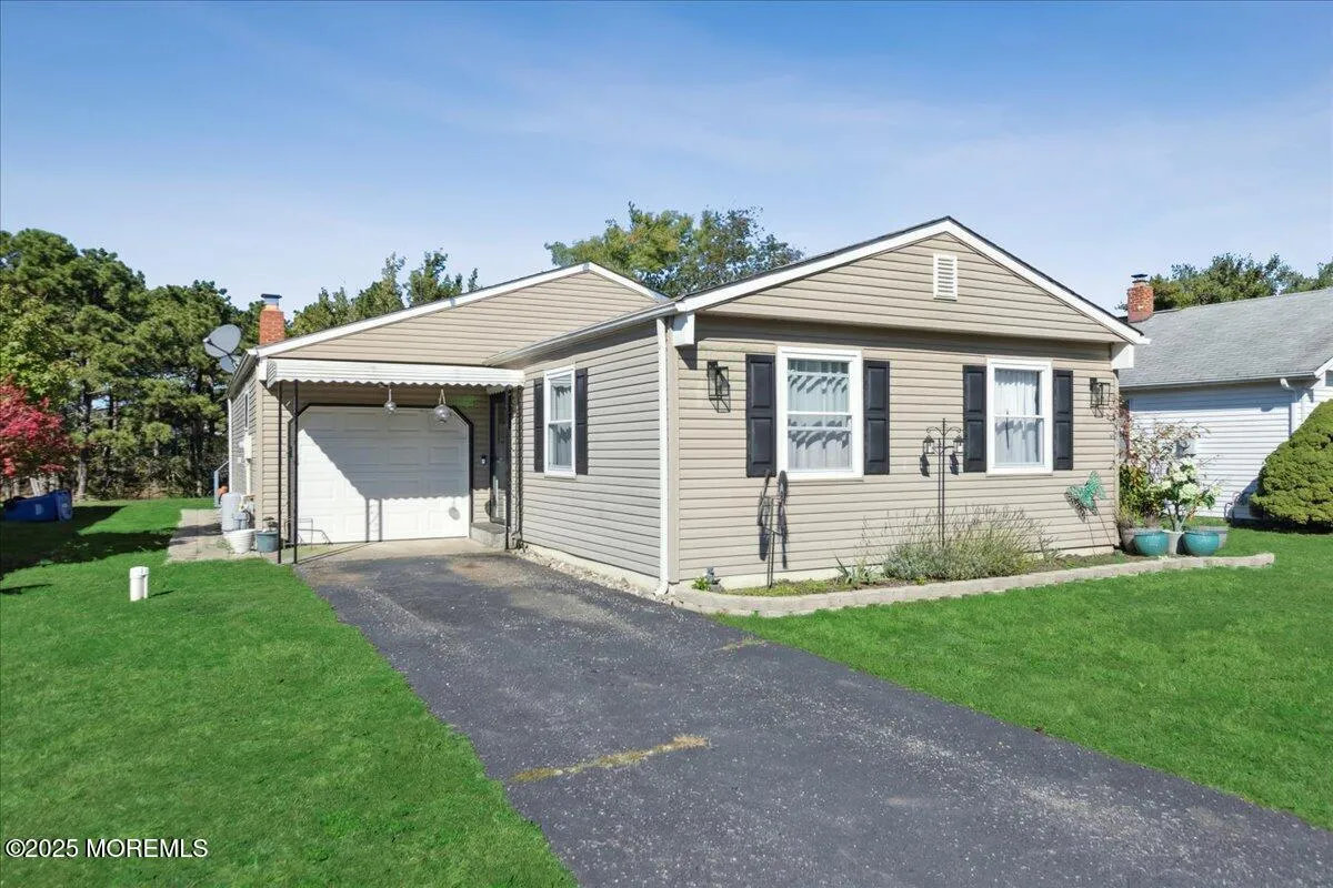 Toms River, New Jersey 08757, United States, 2 Bedrooms Bedrooms, ,2 BathroomsBathrooms,Residential,Active,239452