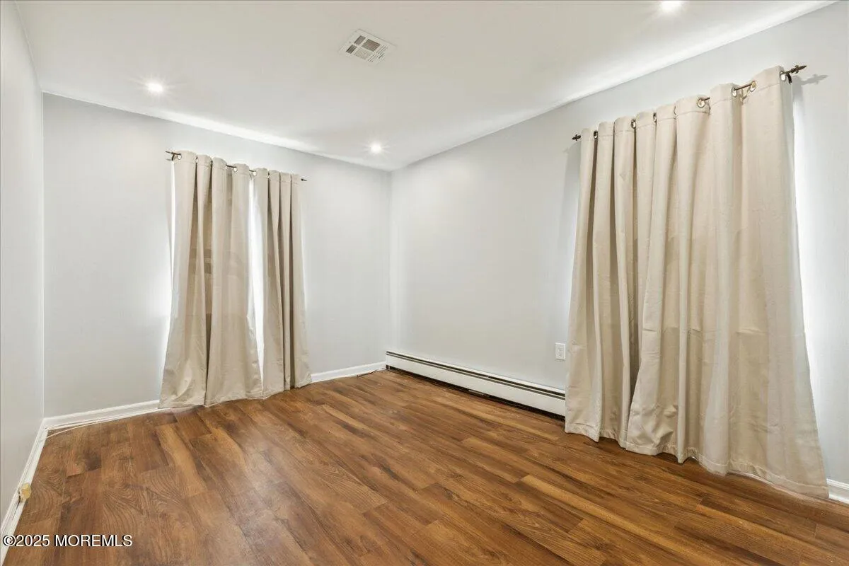 Toms River, New Jersey 08757, United States, 2 Bedrooms Bedrooms, ,2 BathroomsBathrooms,Residential,Active,239452