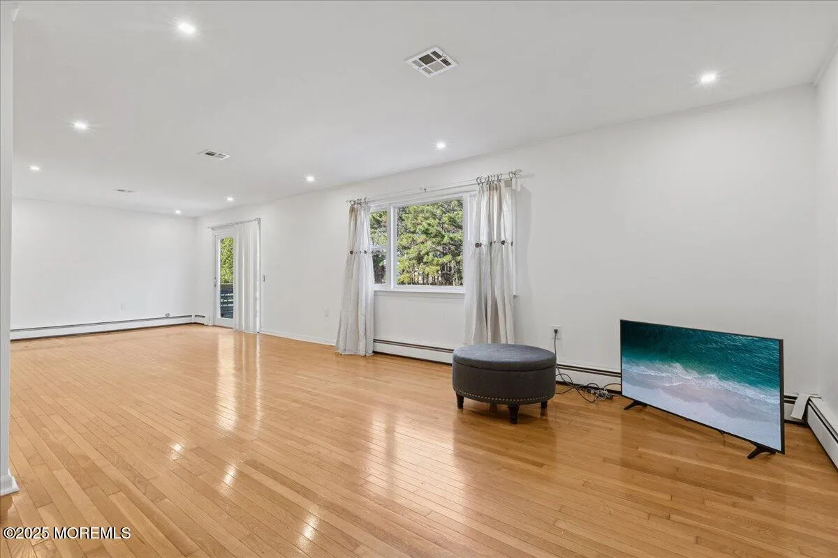 Toms River, New Jersey 08757, United States, 2 Bedrooms Bedrooms, ,2 BathroomsBathrooms,Residential,Active,239452