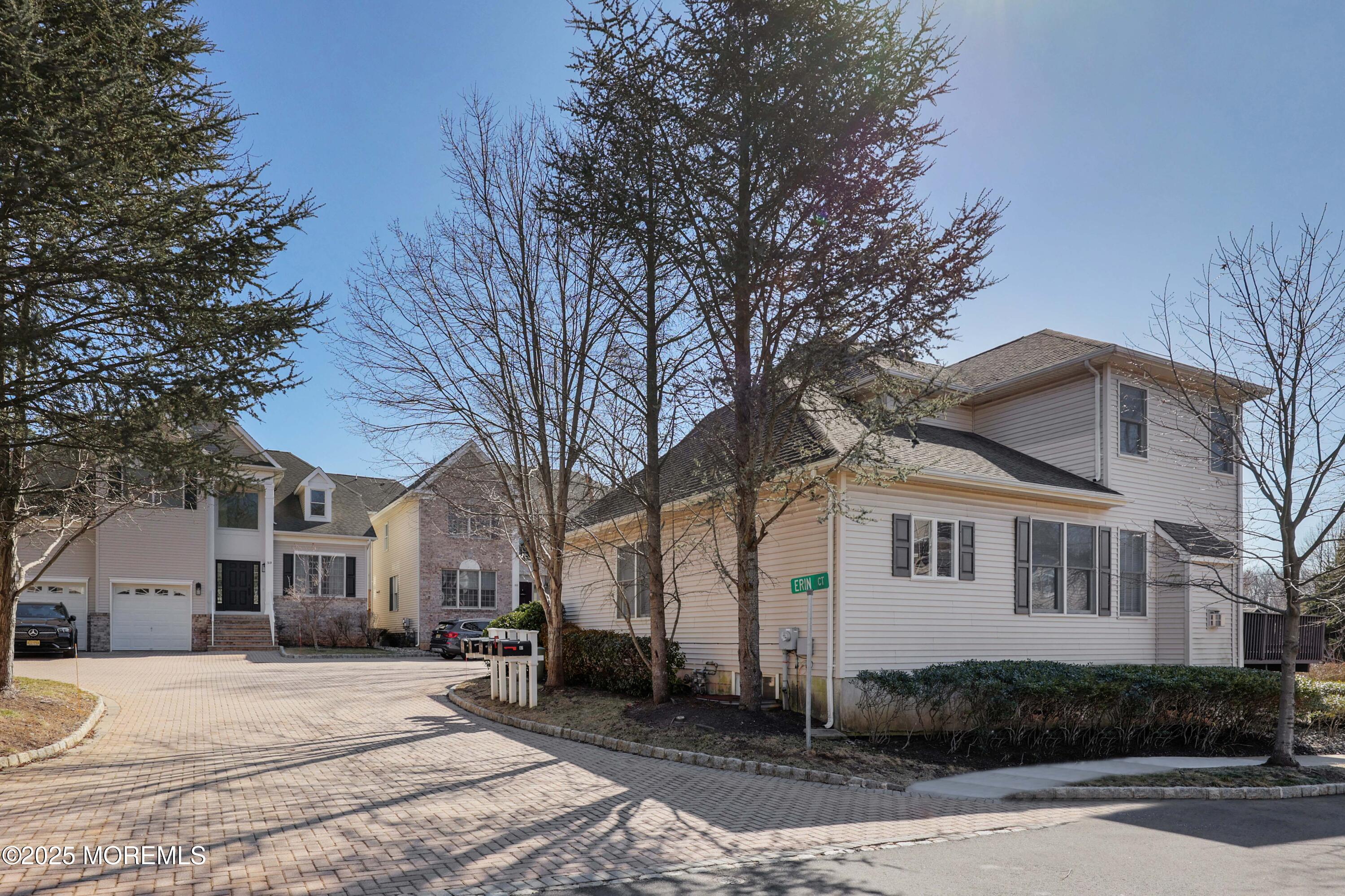 41 Erin Court, Atlantic Highlands, New Jersey image 4