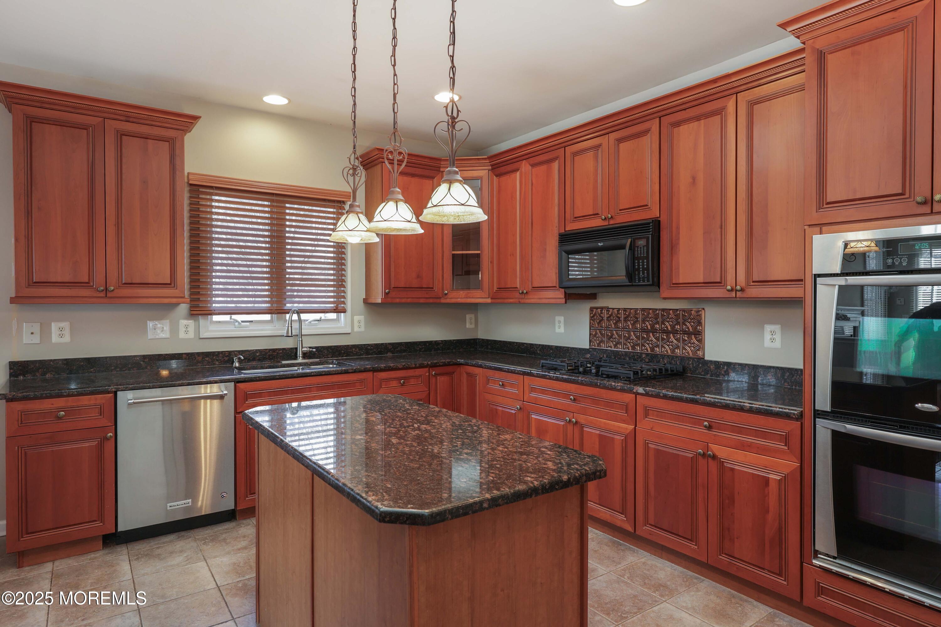 41 Erin Court, Atlantic Highlands, New Jersey image 10