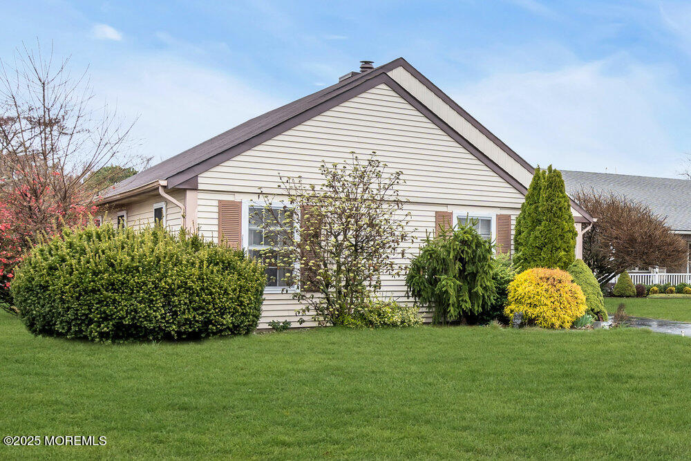 44 Buckingham Drive, Manchester, New Jersey image 1
