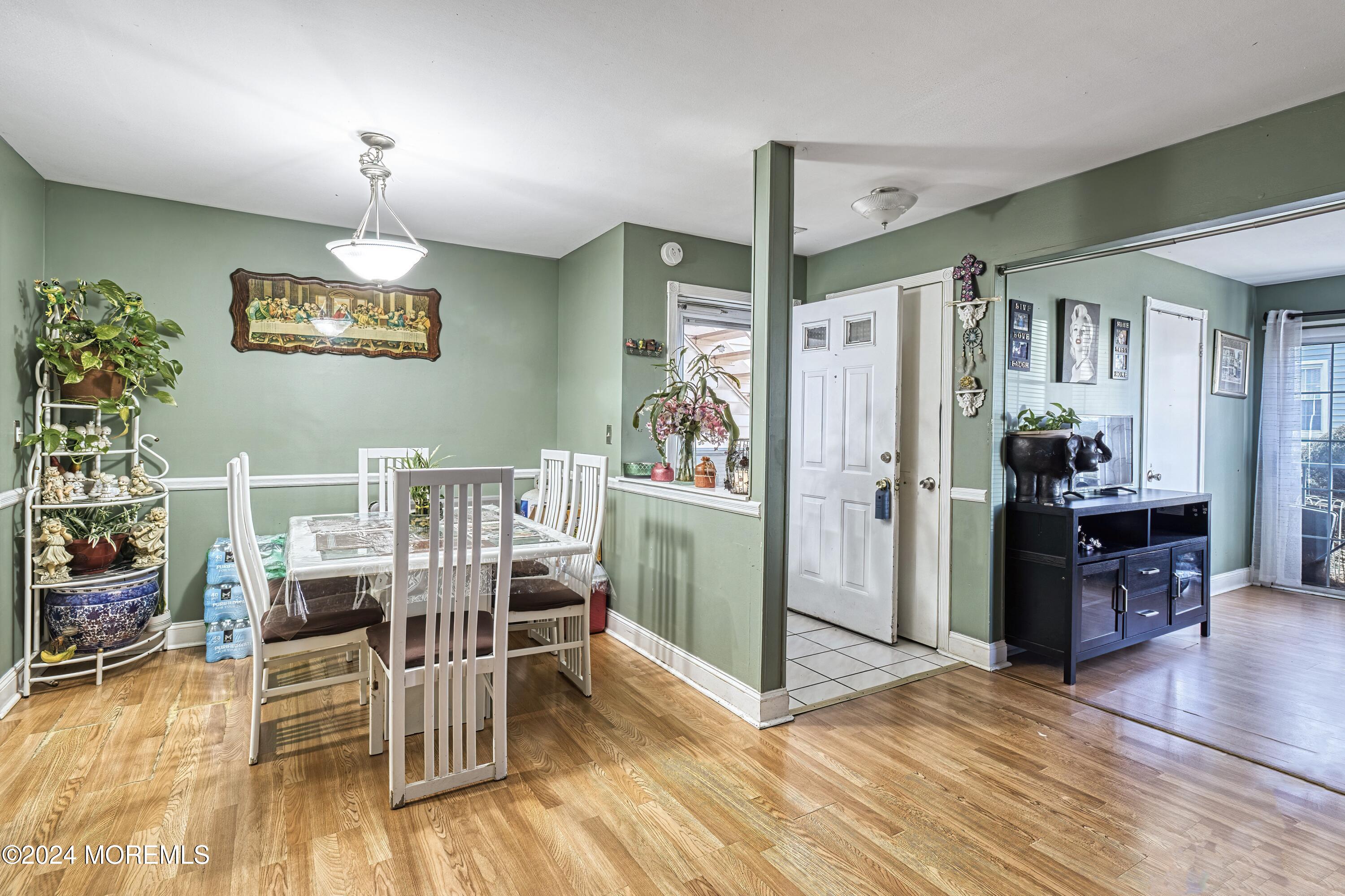 712 Zlotkin Circle #1, Freehold, New Jersey image 3