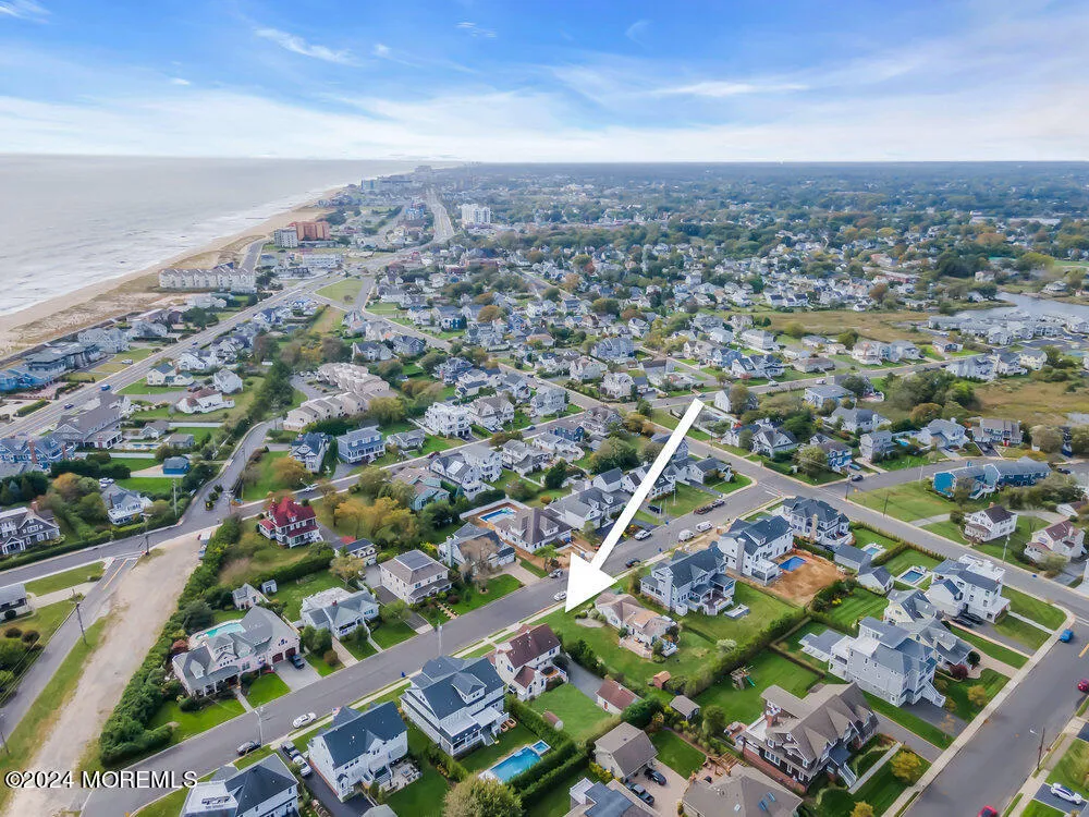 Monmouth Beach, New Jersey 07750, United States, 5 Bedrooms Bedrooms, ,4 BathroomsBathrooms,Residential,Active,40669