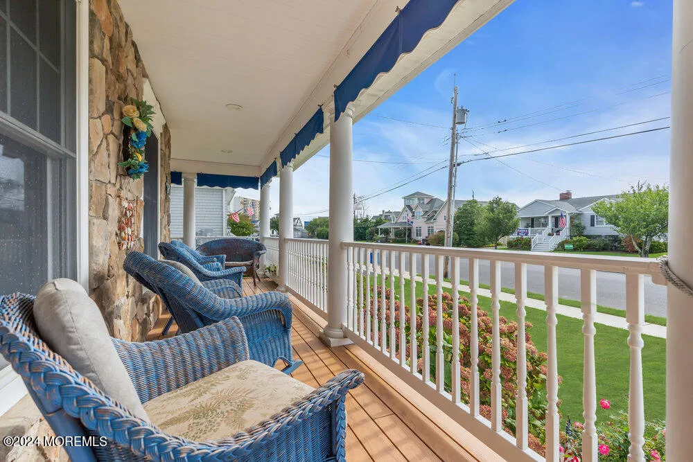 Monmouth Beach, New Jersey 07750, United States, 5 Bedrooms Bedrooms, ,4 BathroomsBathrooms,Residential,Active,40669