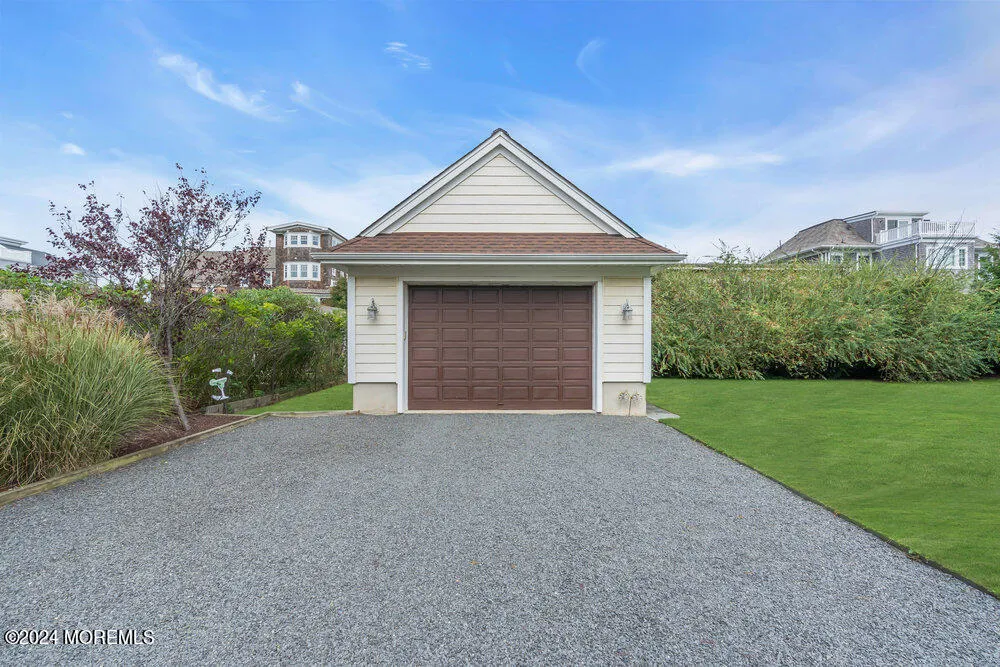 Monmouth Beach, New Jersey 07750, United States, 5 Bedrooms Bedrooms, ,4 BathroomsBathrooms,Residential,Active,40669