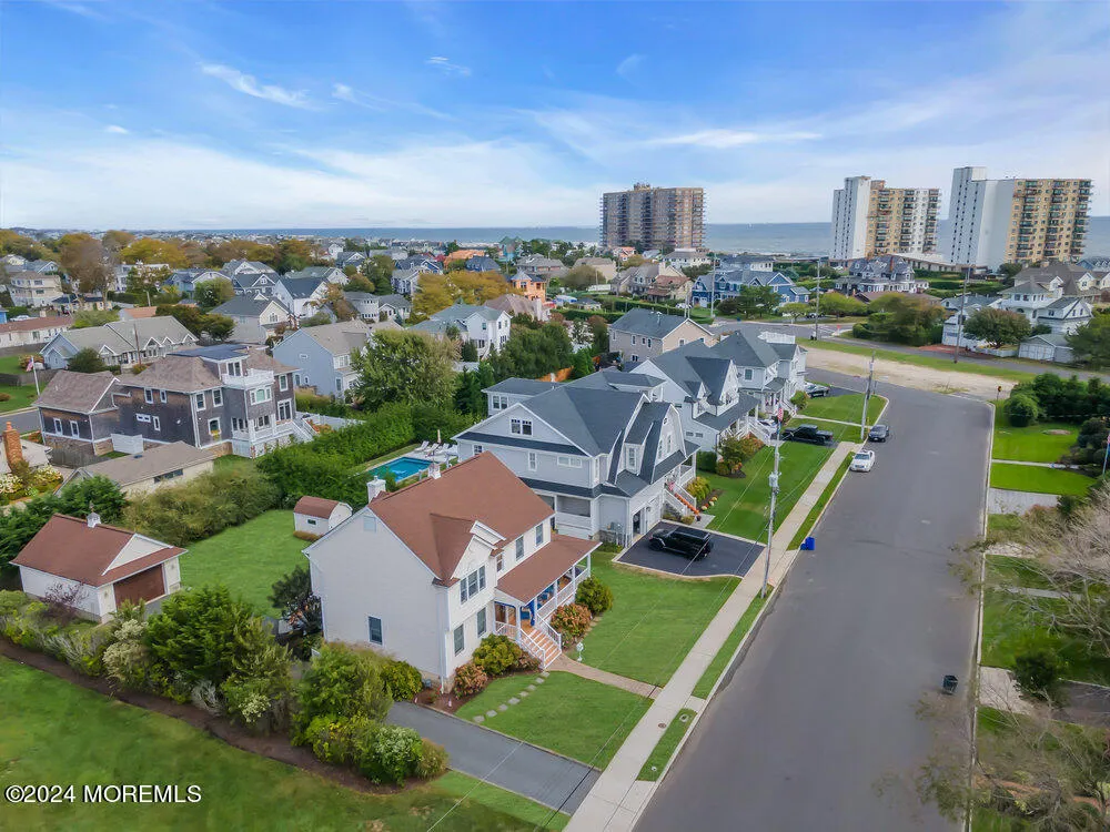 Monmouth Beach, New Jersey 07750, United States, 5 Bedrooms Bedrooms, ,4 BathroomsBathrooms,Residential,Active,40669