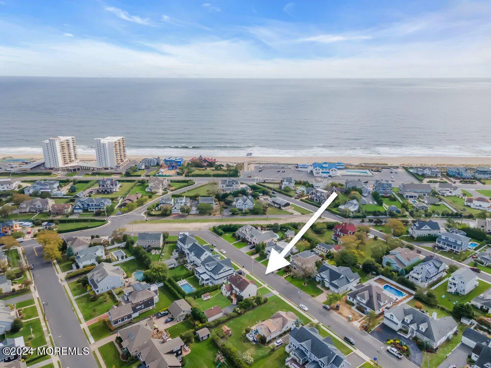 Monmouth Beach, New Jersey 07750, United States, 5 Bedrooms Bedrooms, ,4 BathroomsBathrooms,Residential,Active,40669