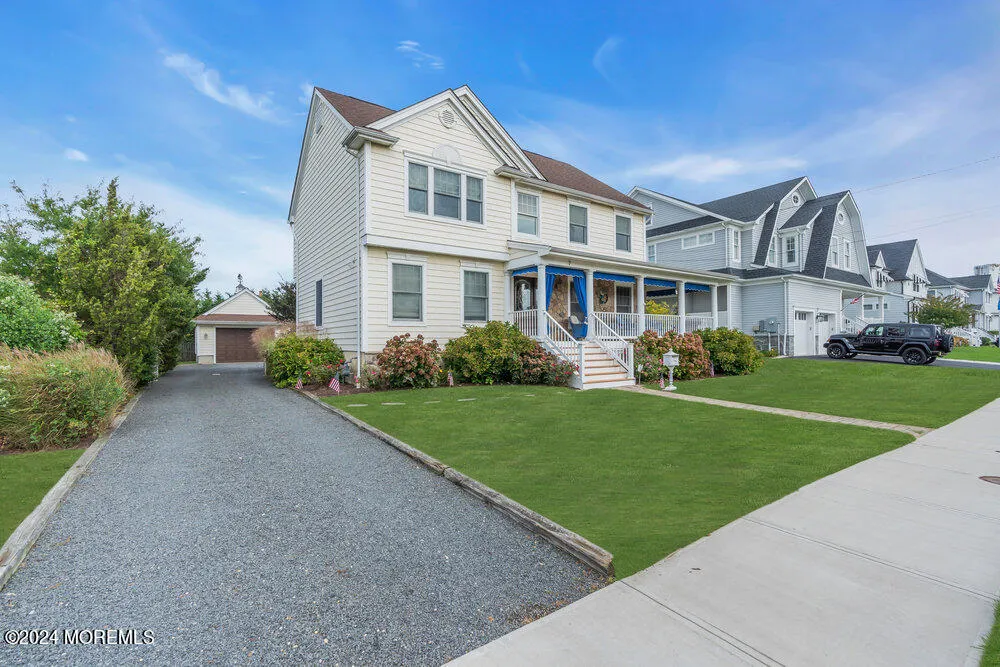 Monmouth Beach, New Jersey 07750, United States, 5 Bedrooms Bedrooms, ,4 BathroomsBathrooms,Residential,Active,40669