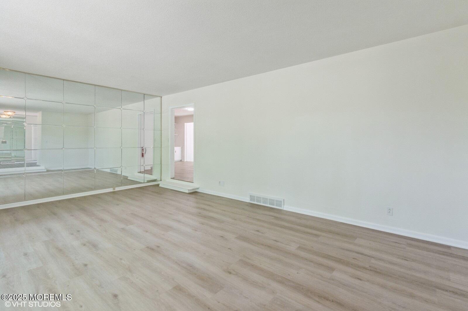 1214 Robin Road