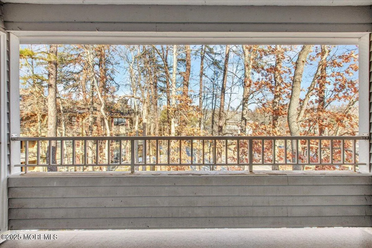 Helmetta, New Jersey 08828, United States, 2 Bedrooms Bedrooms, ,2 BathroomsBathrooms,Residential,Pending,18551