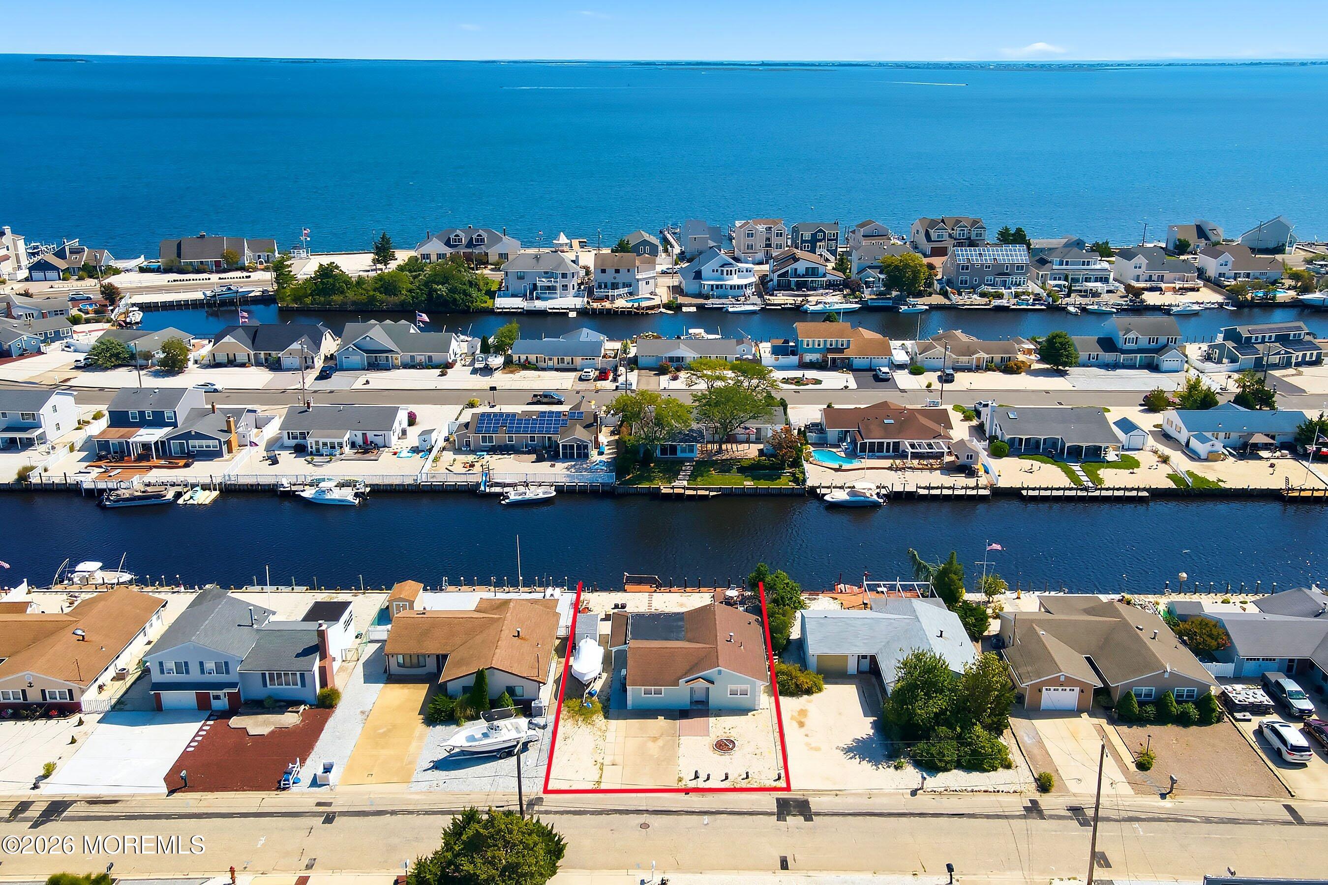 216 Montclair Road S