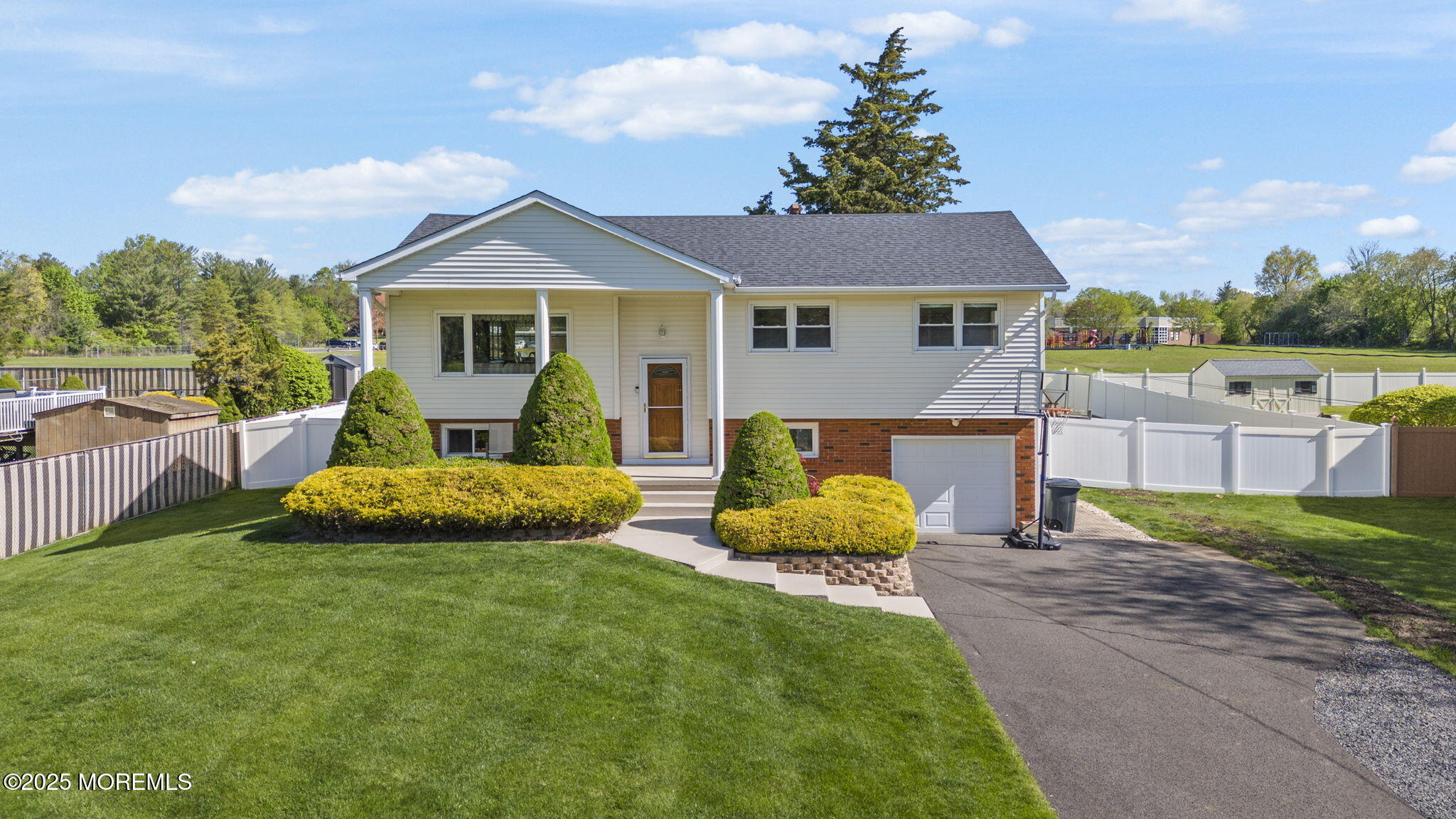 34 Kipling Way, Manalapan, New Jersey image 1