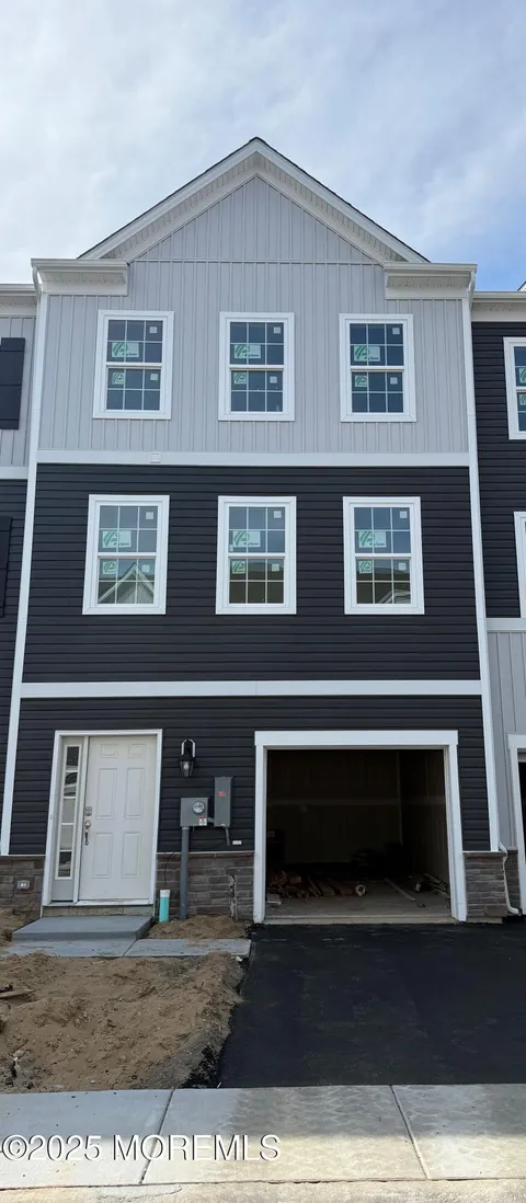 MLS: 22514560