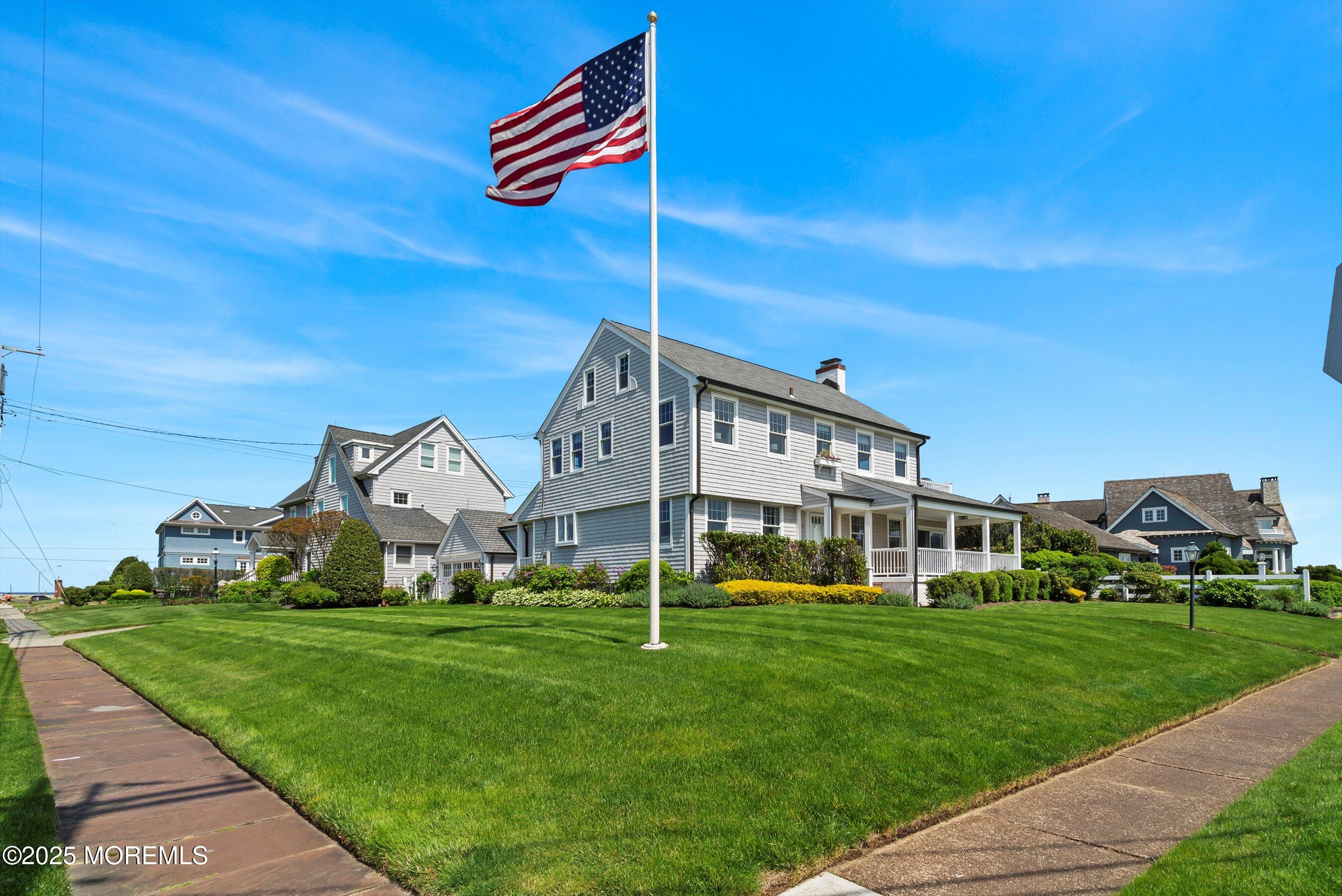 10 Howell Avenue