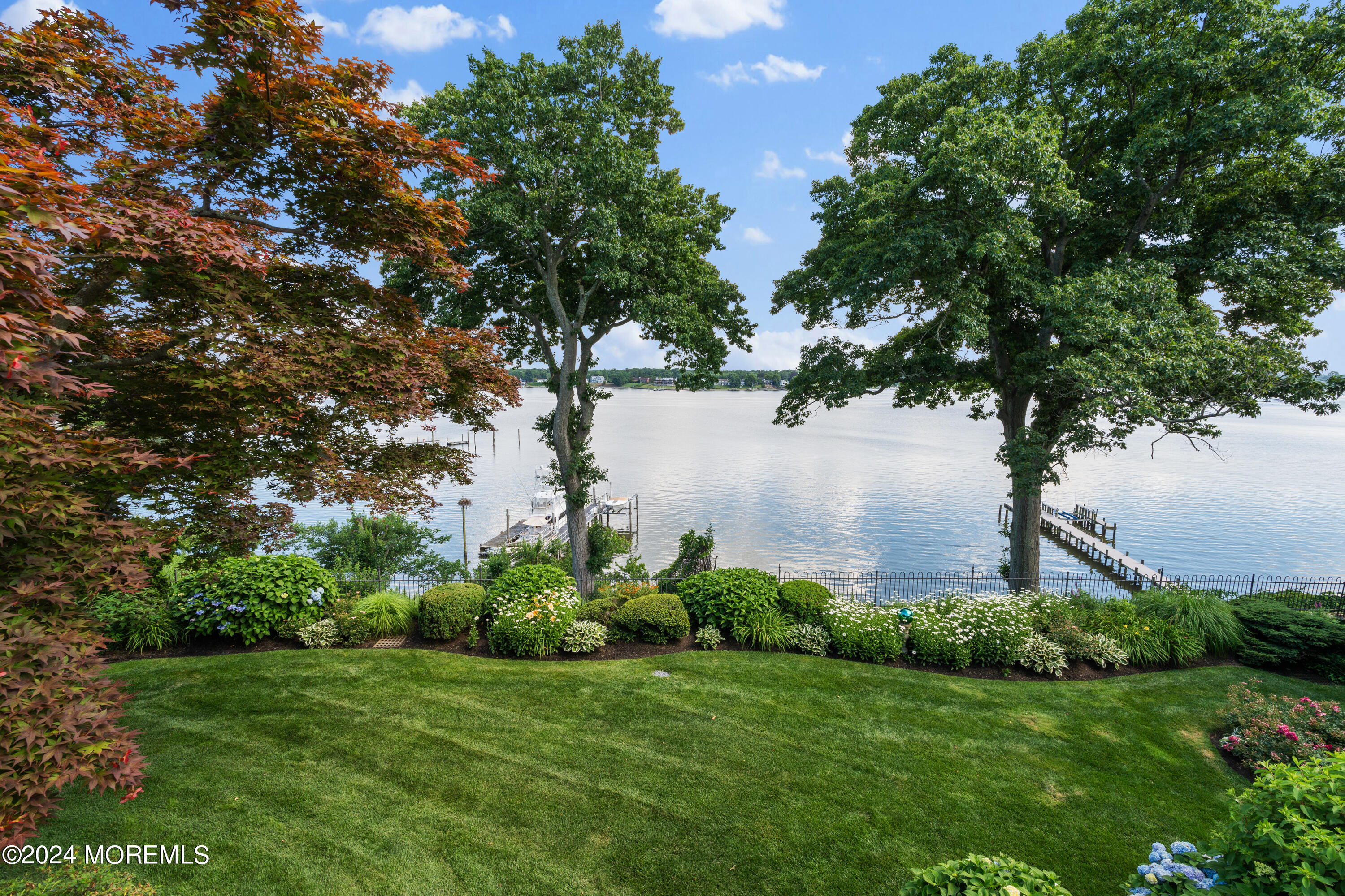 562 Navesink River Road, Red Bank, New Jersey image 48