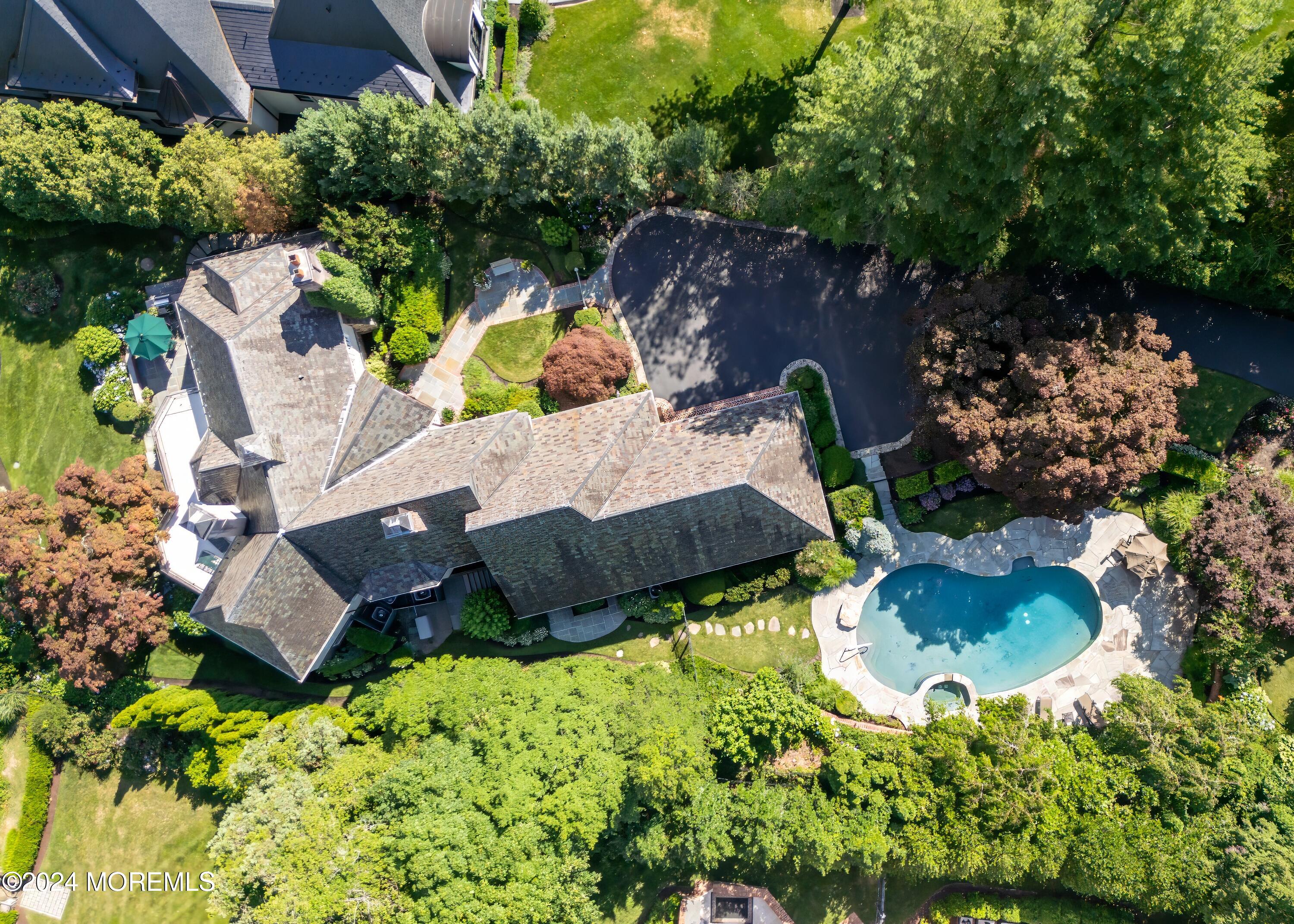 562 Navesink River Road, Red Bank, New Jersey image 3