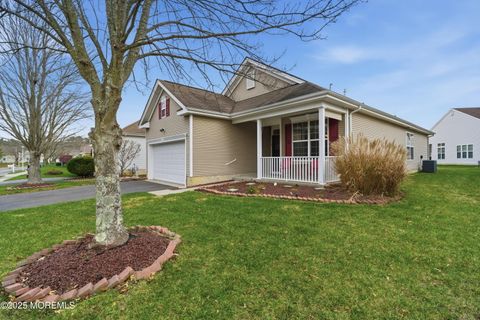 Photo of 14 Hidden Lake Circle, Barnegat, NJ 08005 (MLS # 22535374)