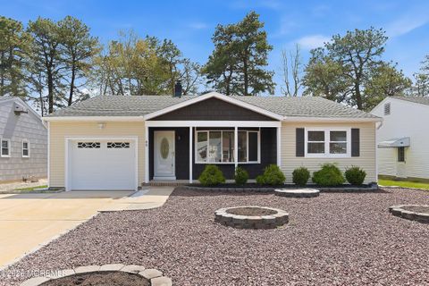 Photo of 46 Auburn Road, Toms River, NJ 08757 (MLS # 22610860)