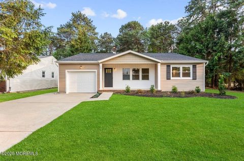 25 Bennington Drive Toms River NJ 08757
