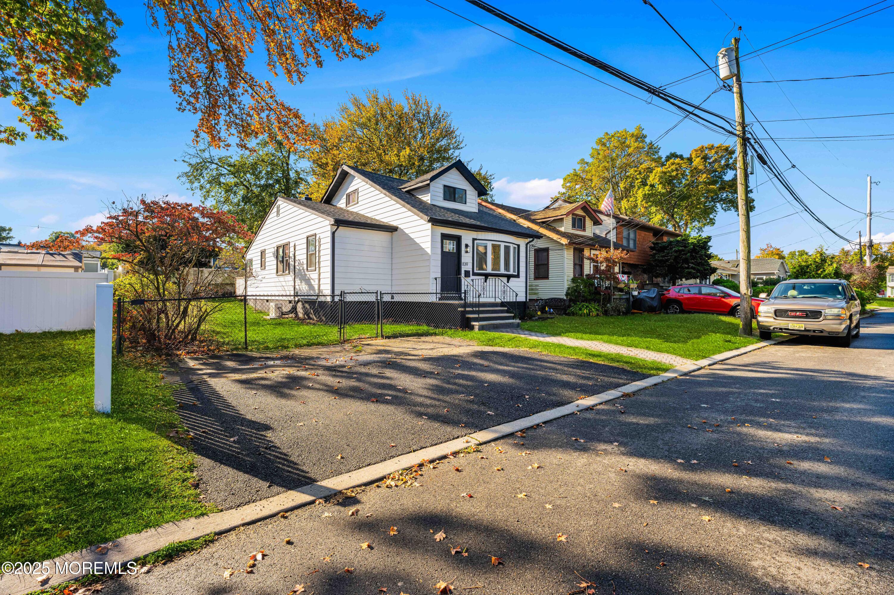 839 Brookside Avenue