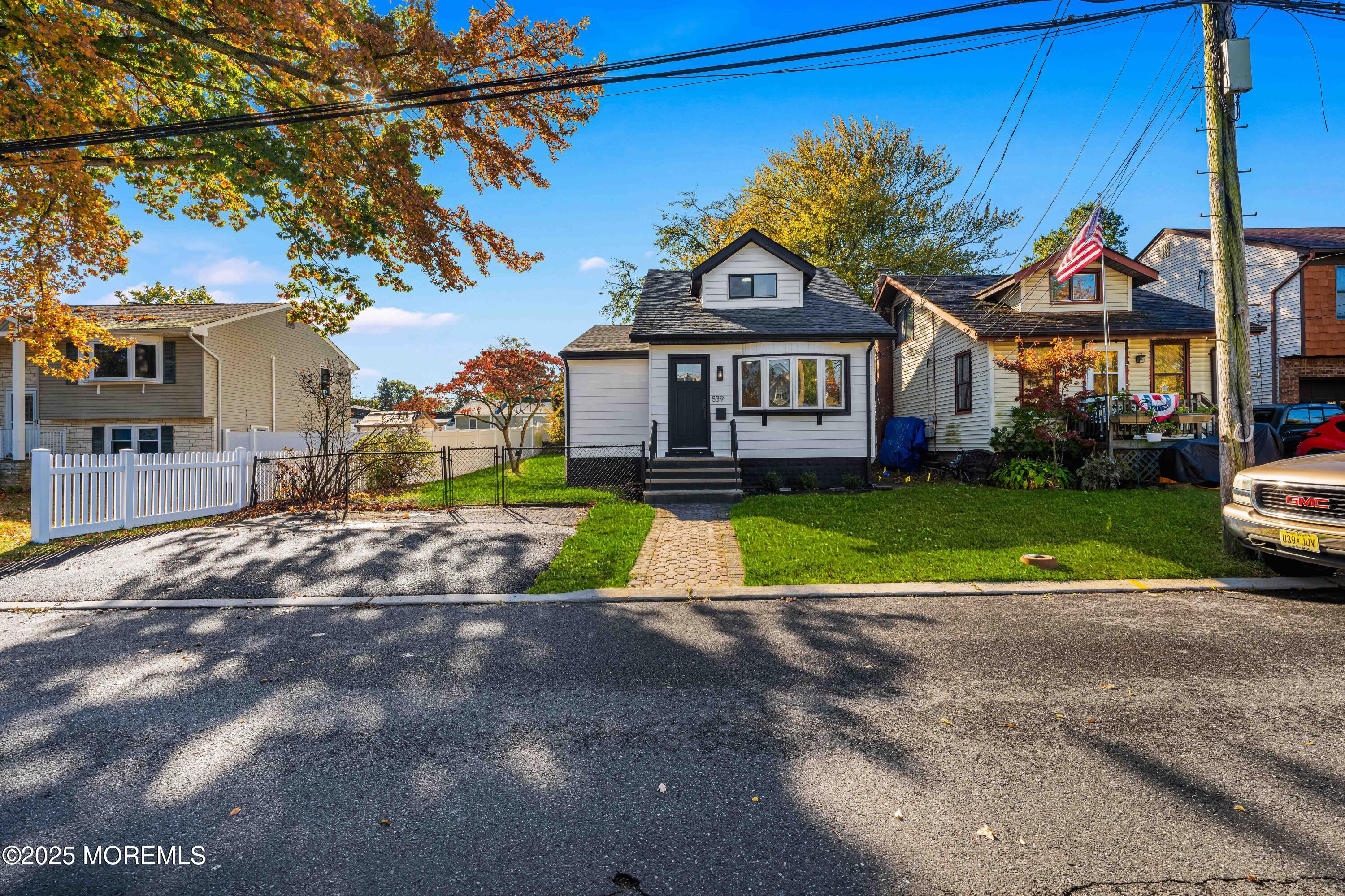 839 Brookside Avenue