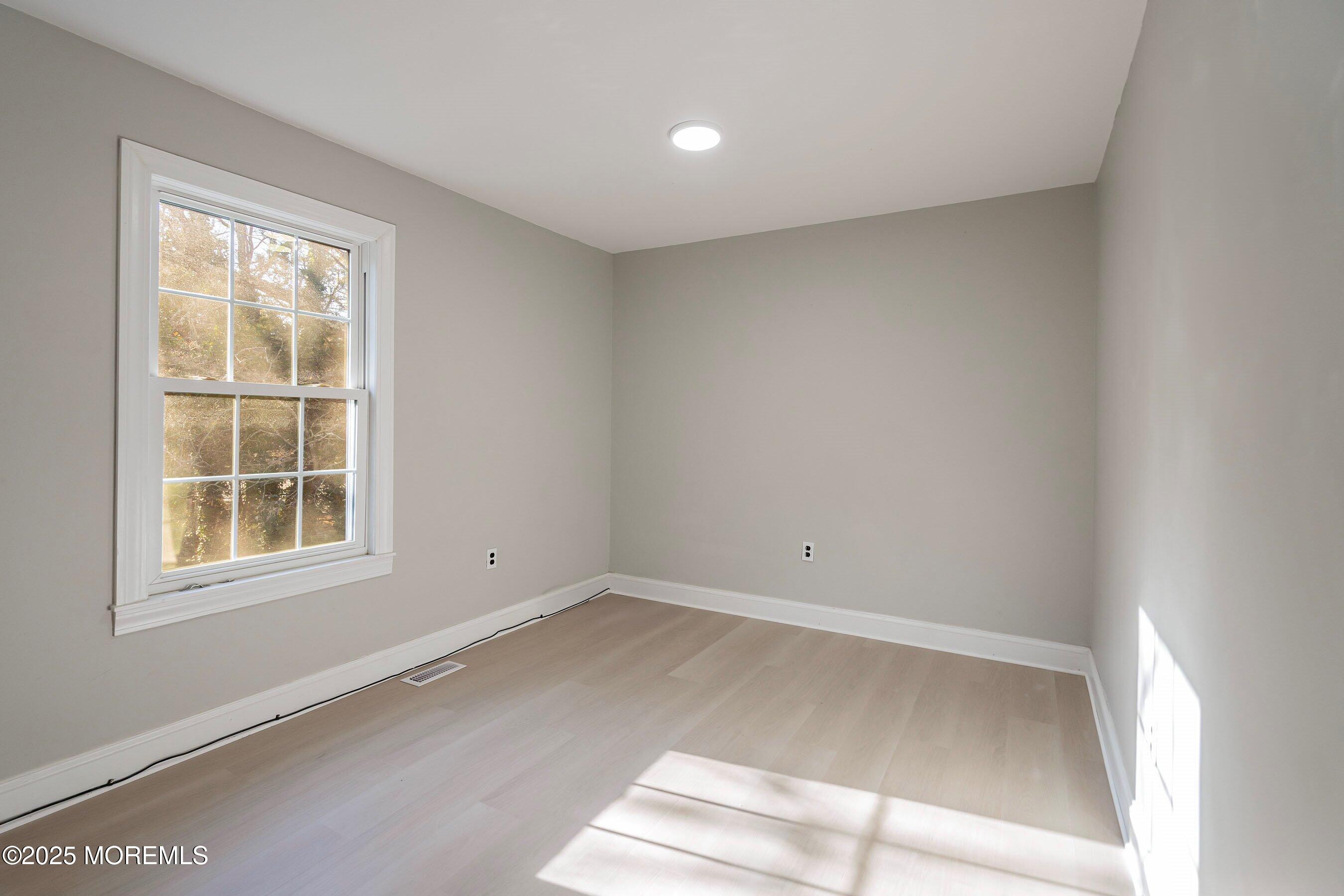 100 Wicklow Court, Toms River, New Jersey image 17