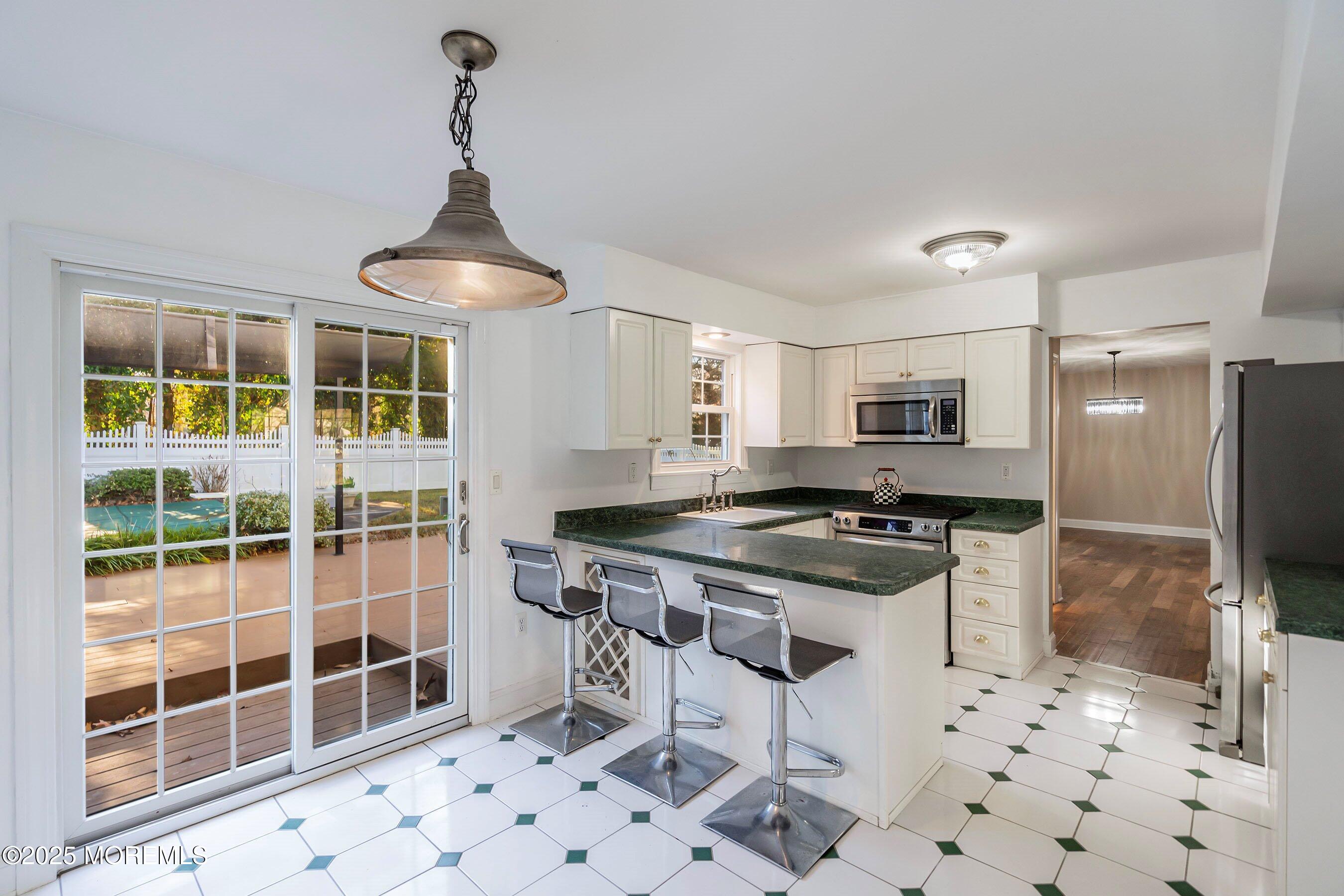 100 Wicklow Court, Toms River, New Jersey image 9