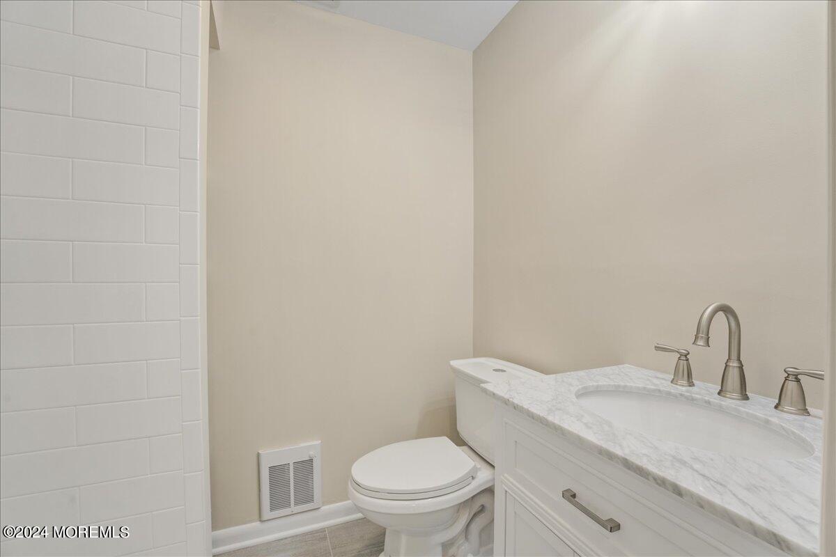 45 Cheshire Square #B, Little Silver, New Jersey image 14