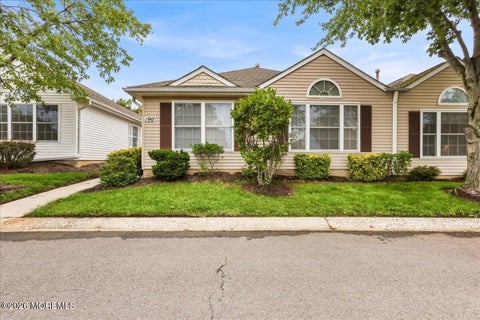 Photo of 190 Tanager Drive, Monroe Twp, NJ 08831 (MLS # 22627896)