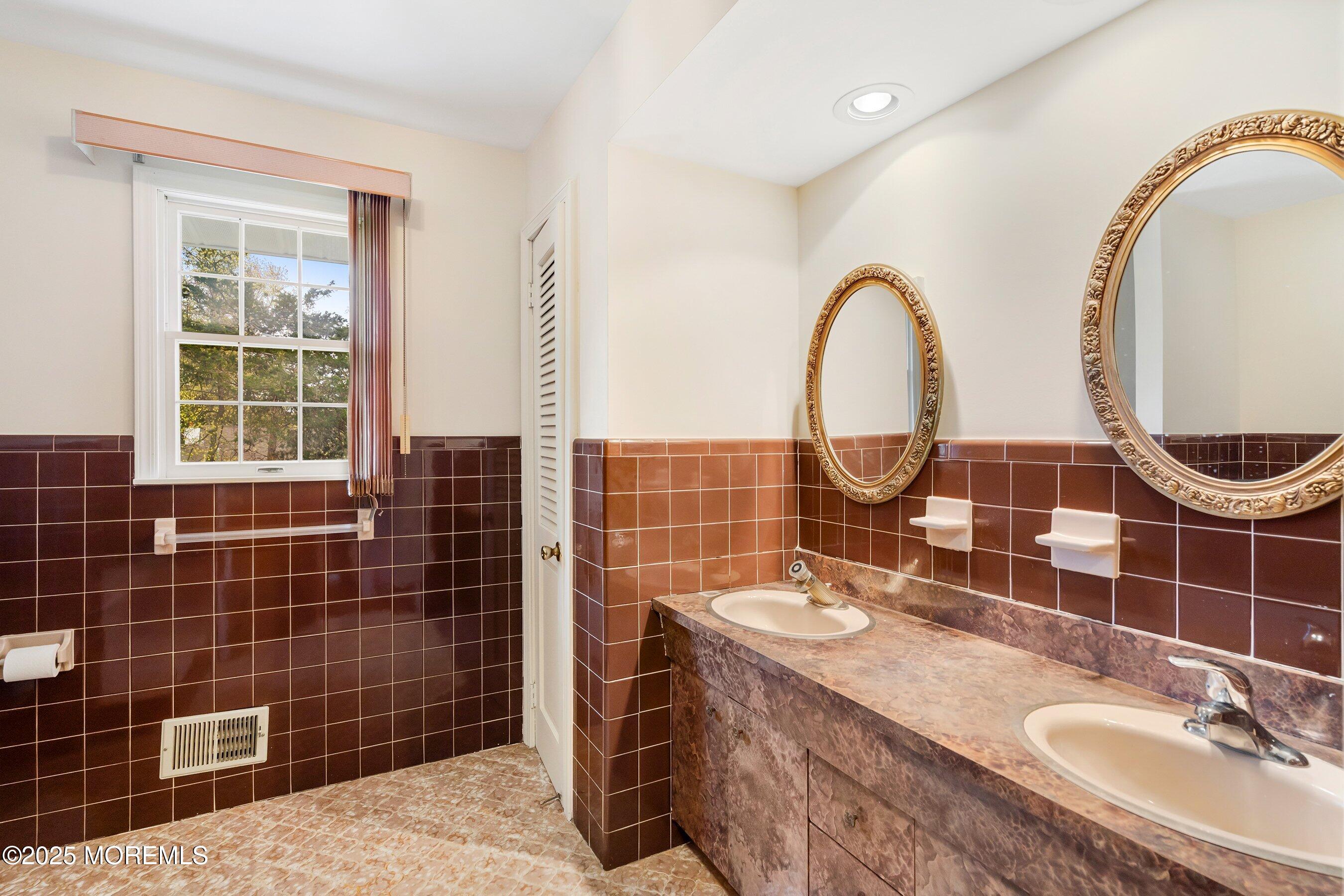 2015 Vernon Street, Oakhurst, New Jersey image 16