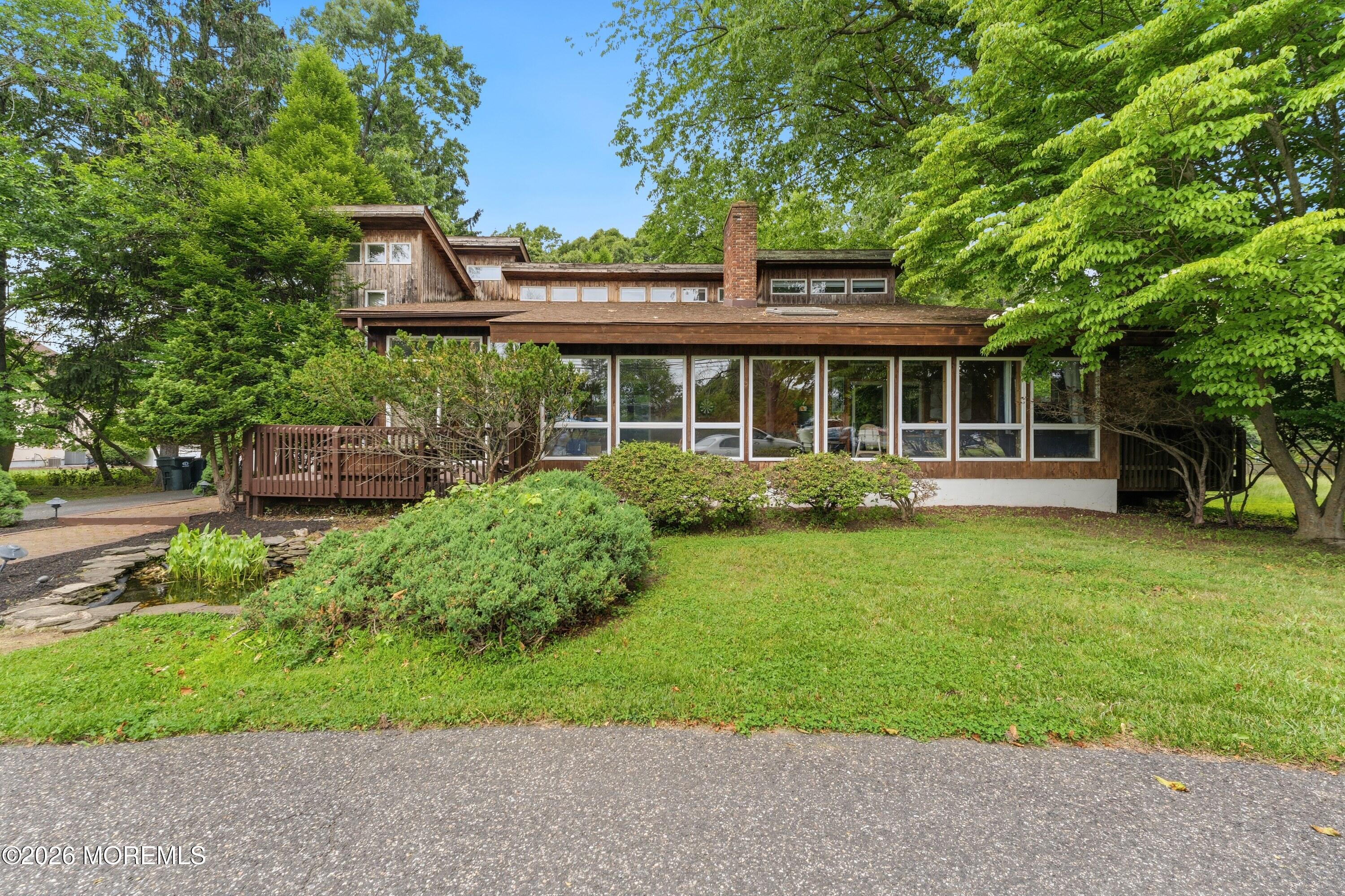 481 E Freehold Road