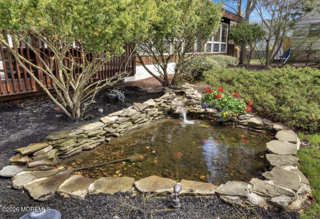 481 E Freehold Road