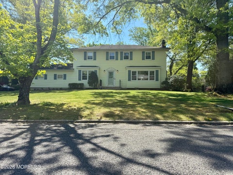 Homes For Sale - 14 Silverbrook Place<br/> Lincroft, NJ 07738