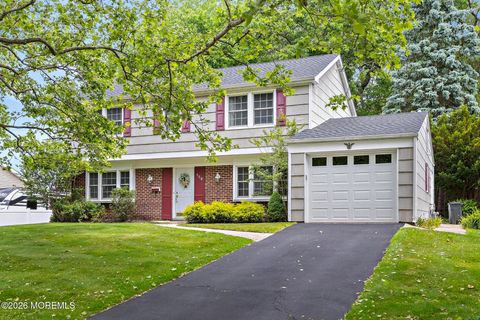 Homes For Sale - 150 Idlebrook Lane<br/> Monmouth County, Aberdeen, NJ 07747