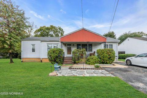 Photo of 537 Park Avenue, Freehold, NJ 07728 (MLS # 22531281)