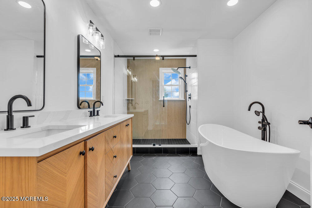 27 Main Street, Port Monmouth, New Jersey image 9
