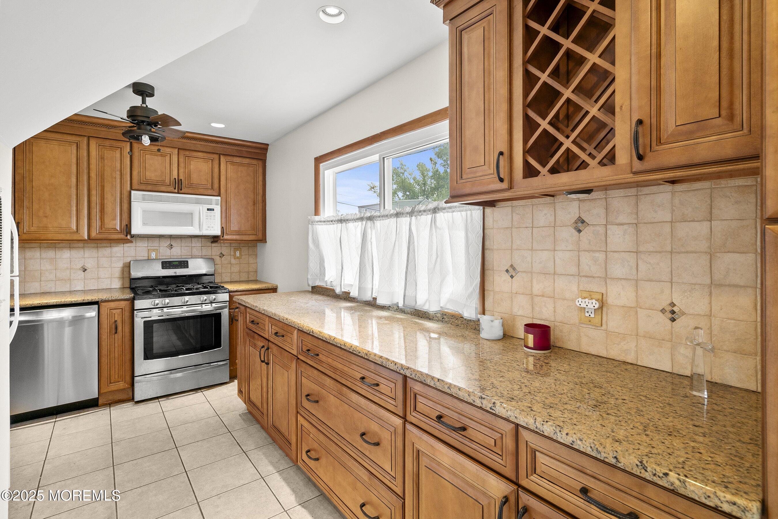 39 Scholer Drive, Union Beach, New Jersey image 12