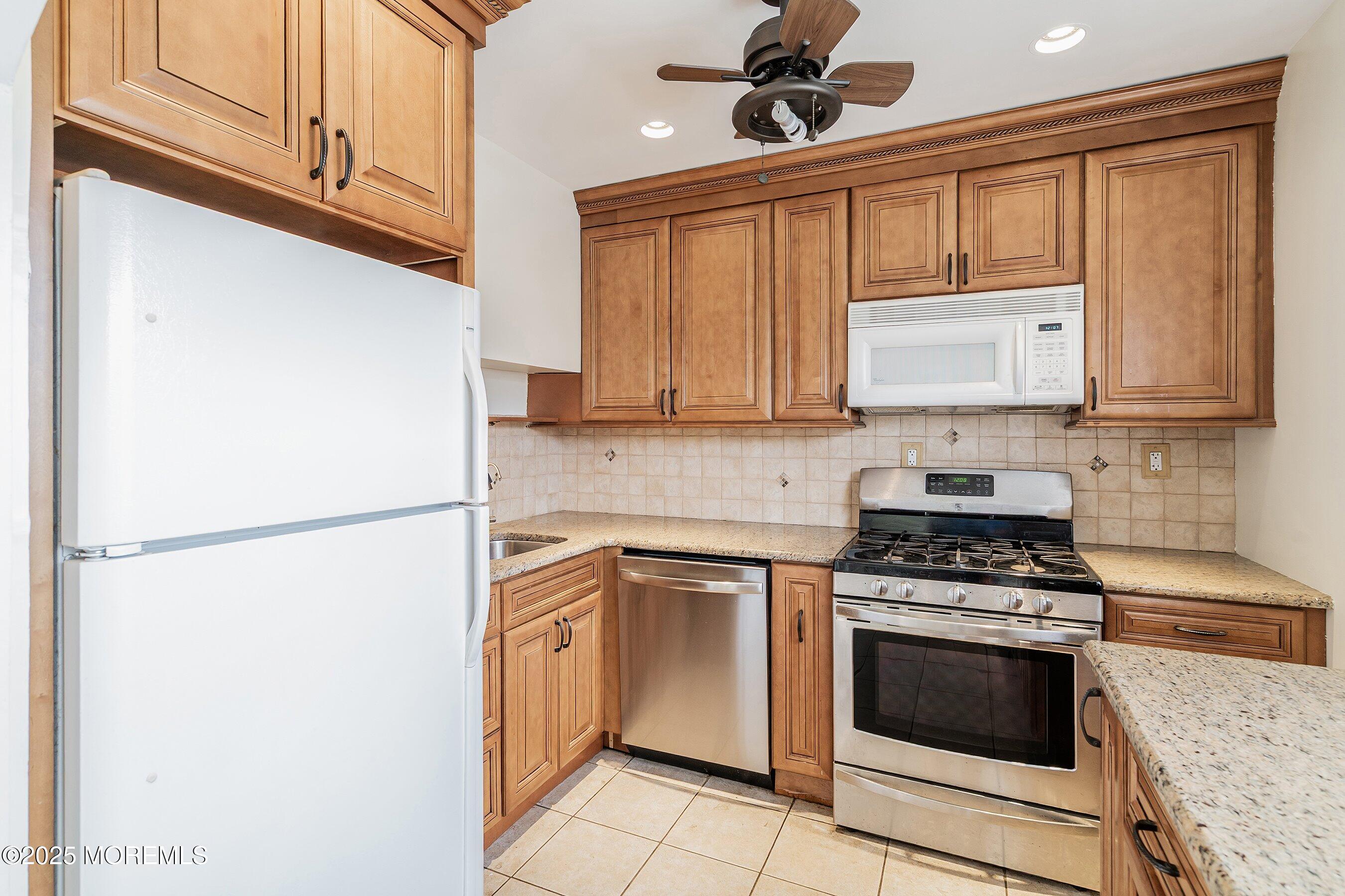 39 Scholer Drive, Union Beach, New Jersey image 13