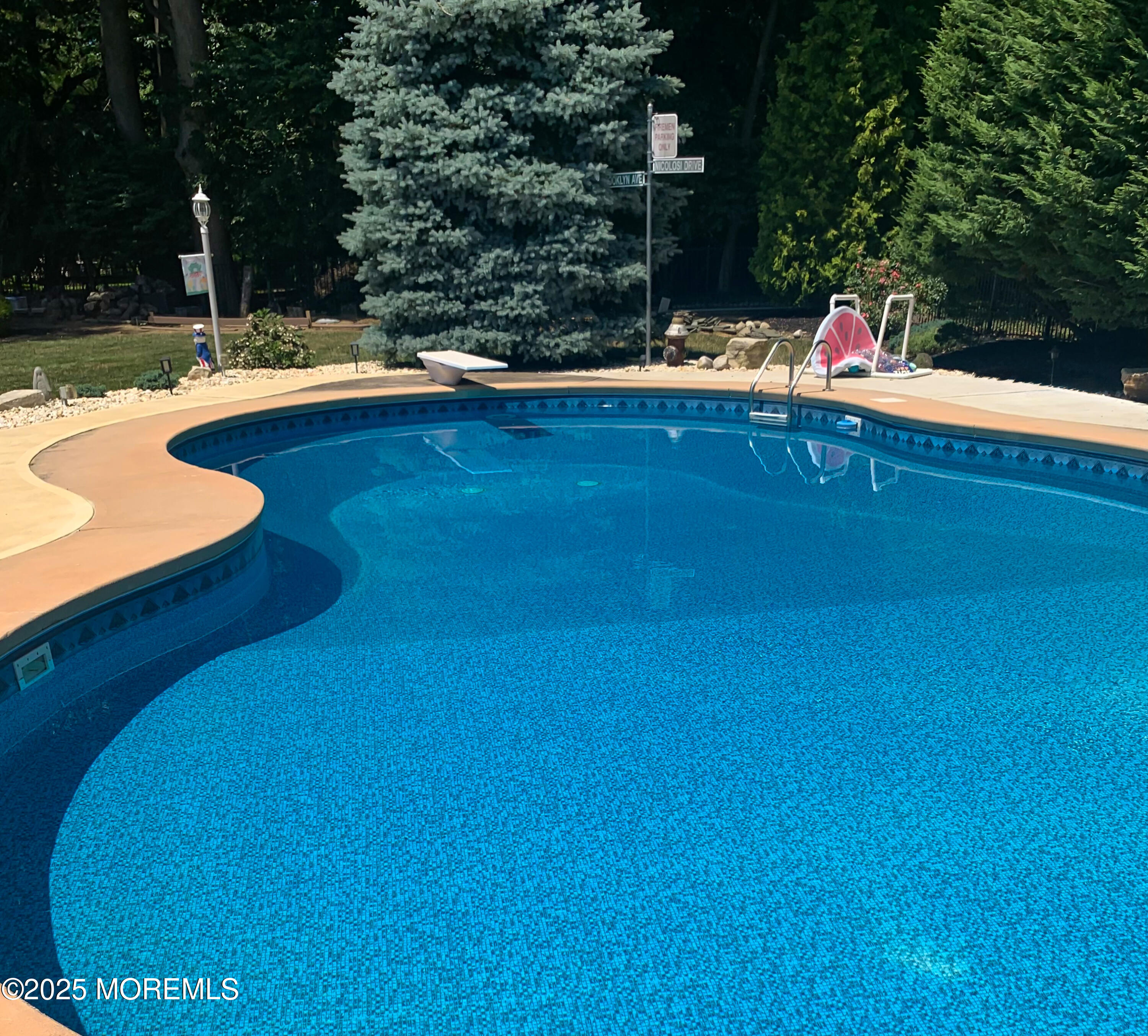65 Woodstock Place, Freehold, New Jersey image 6
