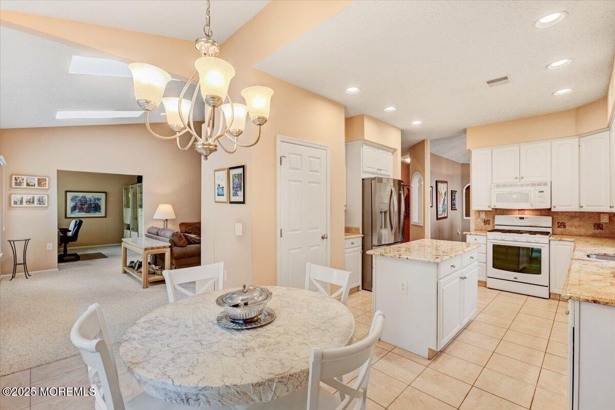 35 Brighton Court, Monroe Township, New Jersey image 11