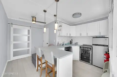 MLS: 22625527