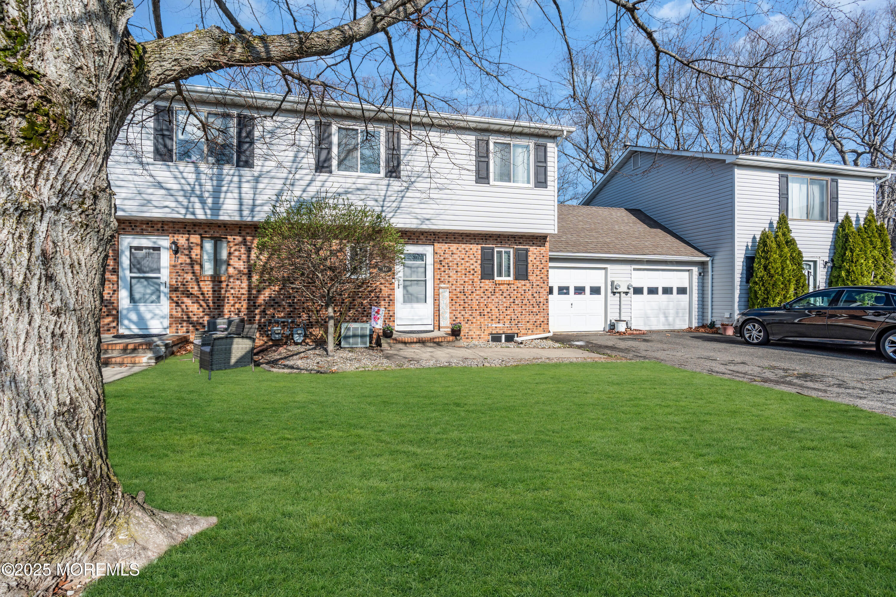 10 Tracey Court, Howell, New Jersey image 2