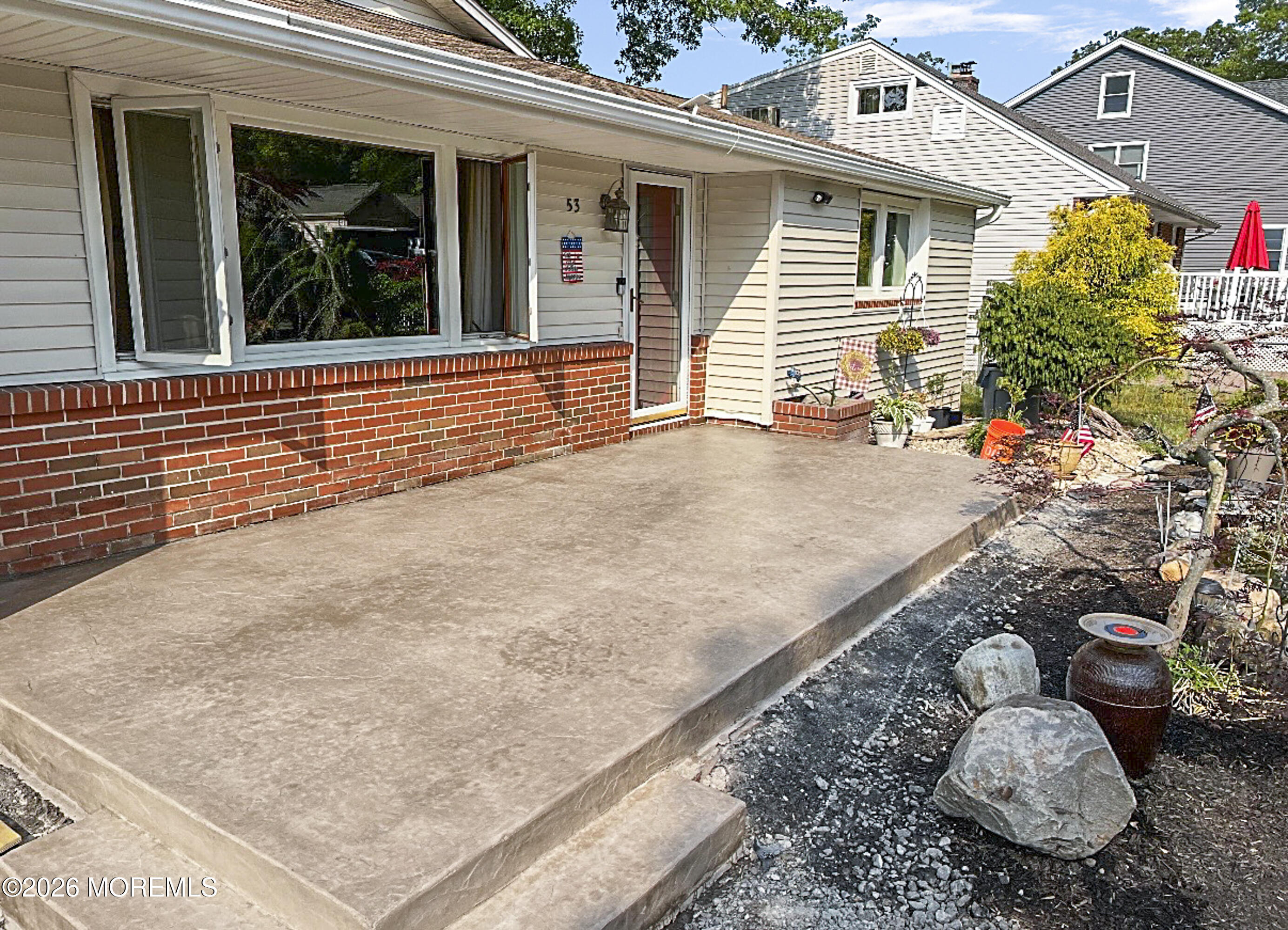 53 N Lakeside Avenue