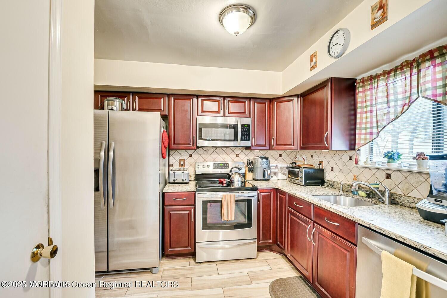 2 Ellen Heath Drive #2, Matawan, New Jersey image 9