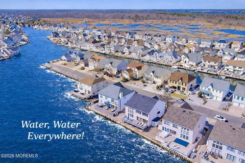 Homes For Sale - 8 Jibsail Drive<br/> Ocean County, Bayville, NJ 08721