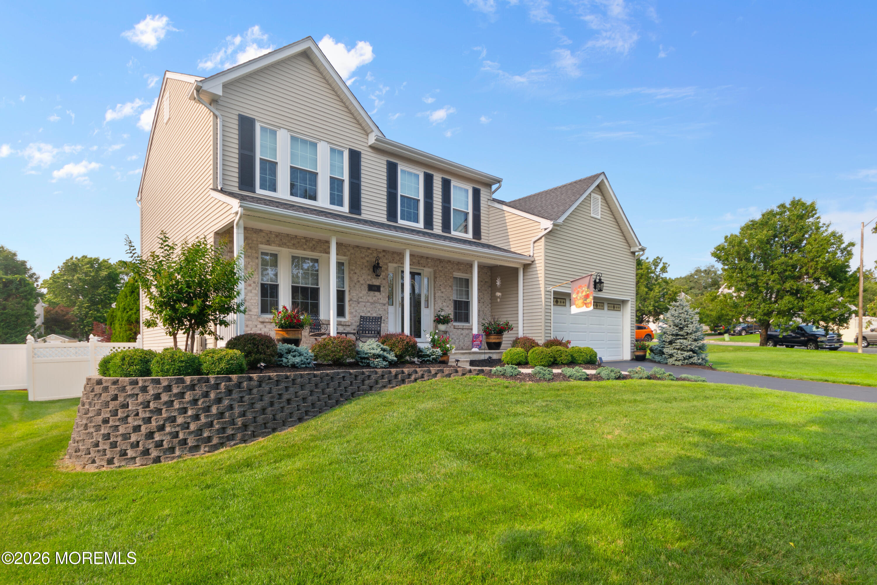 1076 White Oak Court