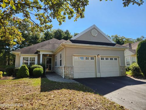 Photo of 42 Drayton Road, Manchester, NJ 08759 (MLS # 22530093)